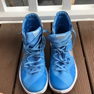 Women’s basketball shoes